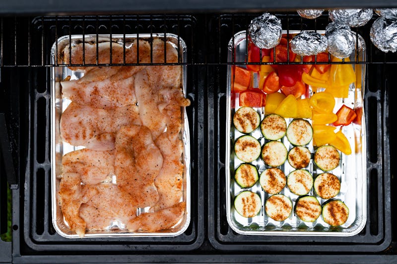 Crispy golden mozzarella sticks with marinara sauce